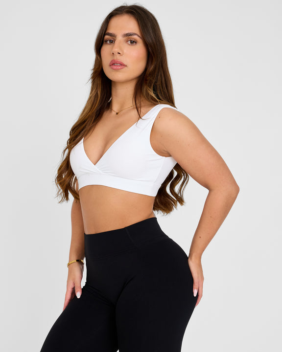 Soutien-gorge de sport Legacy Ultimate à col en V - hover image